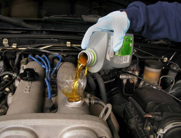 comprobar aceite motor