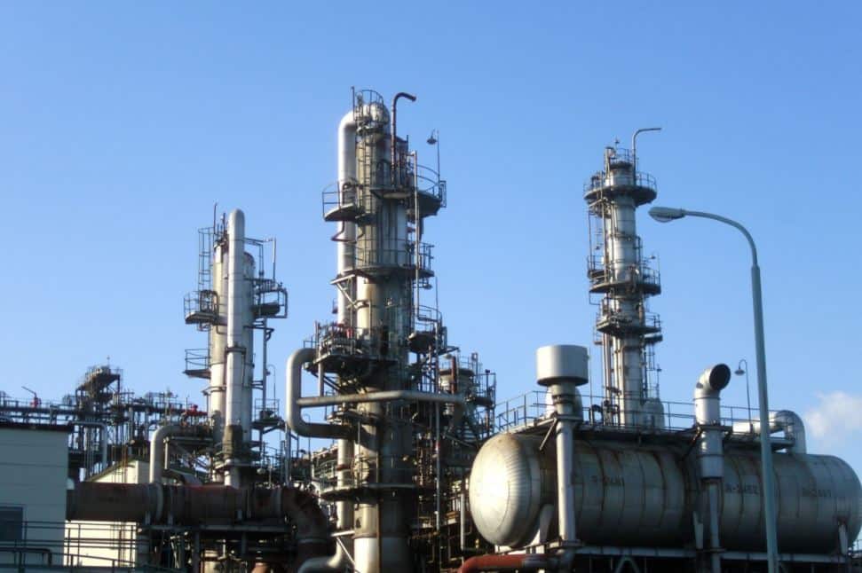 ¿Cómo es la destilación del petróleo y para qué sirve?