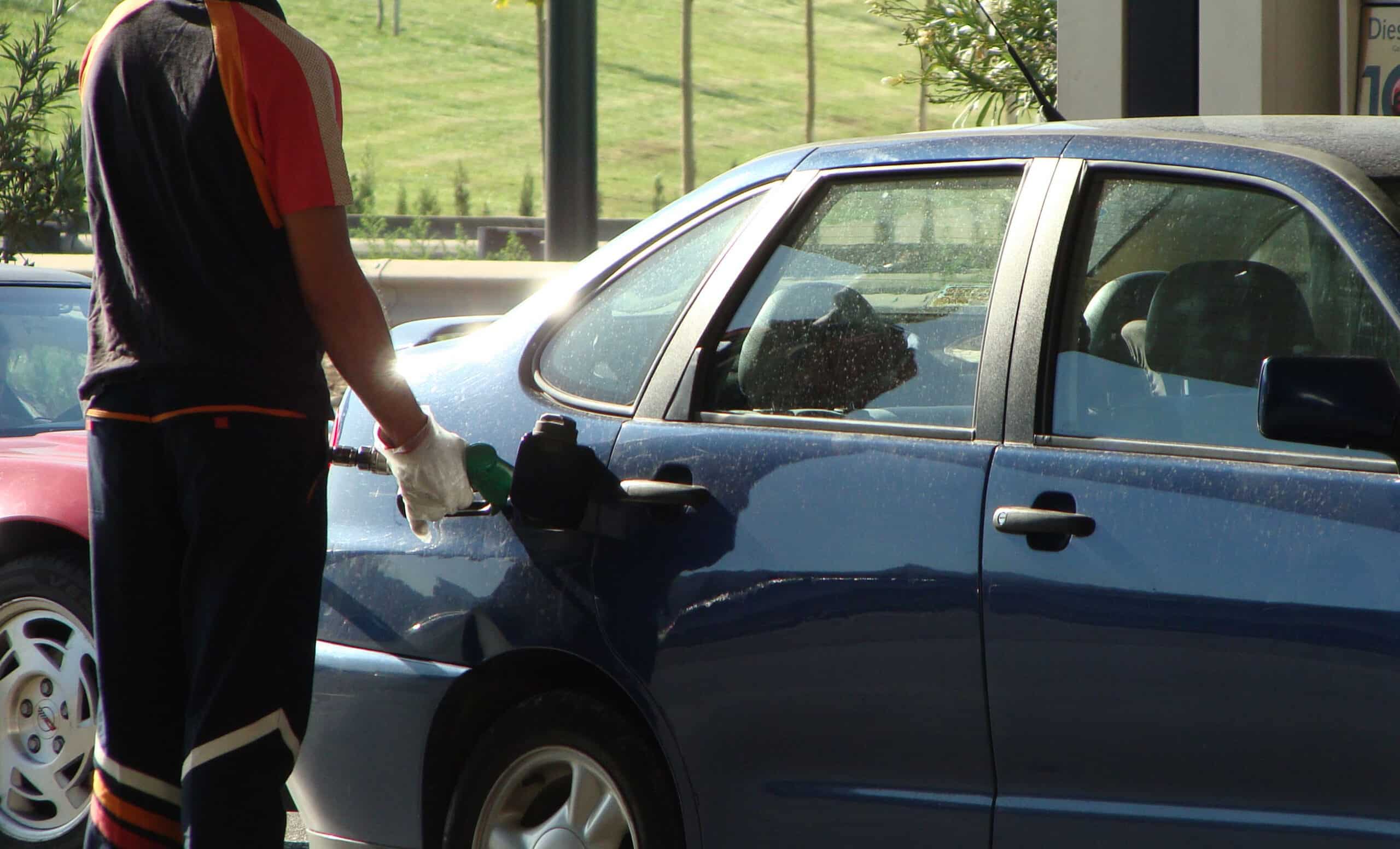 Echar gasolina a un coche diesel, qué hacer y cuáles son las consecuencias