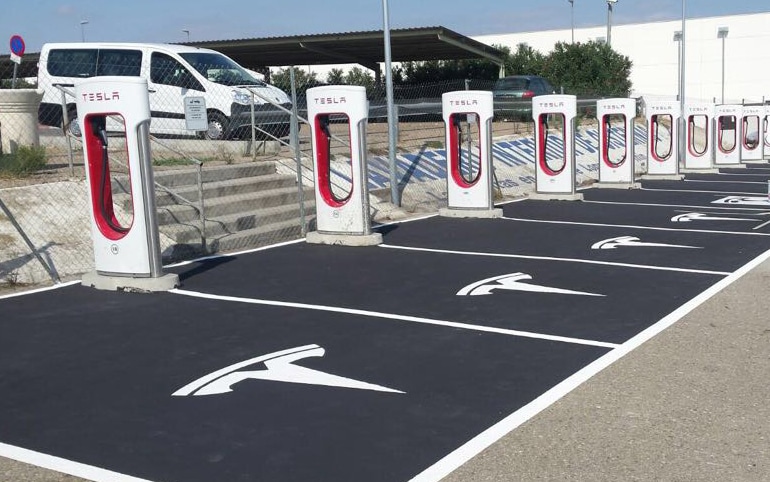 tesla cisne